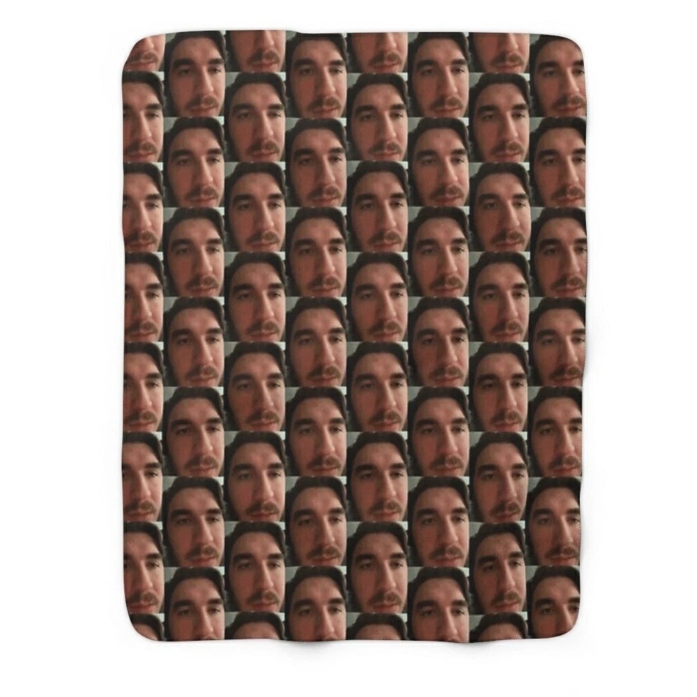 Schlatt Blanket Bundle Plush Cozy Face Print New With Tags‎